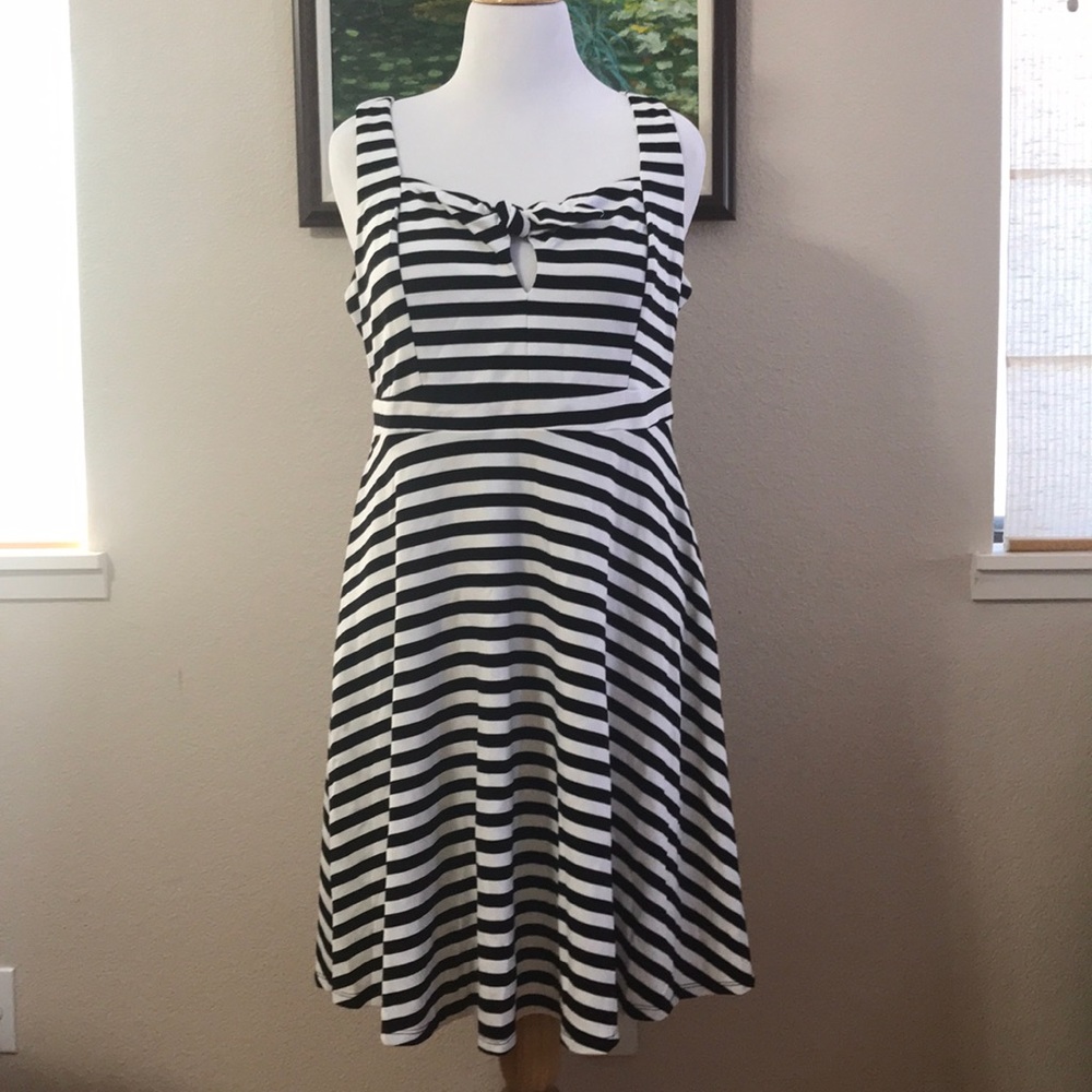 NWT Torrid Black/white stripe tie front midi dress